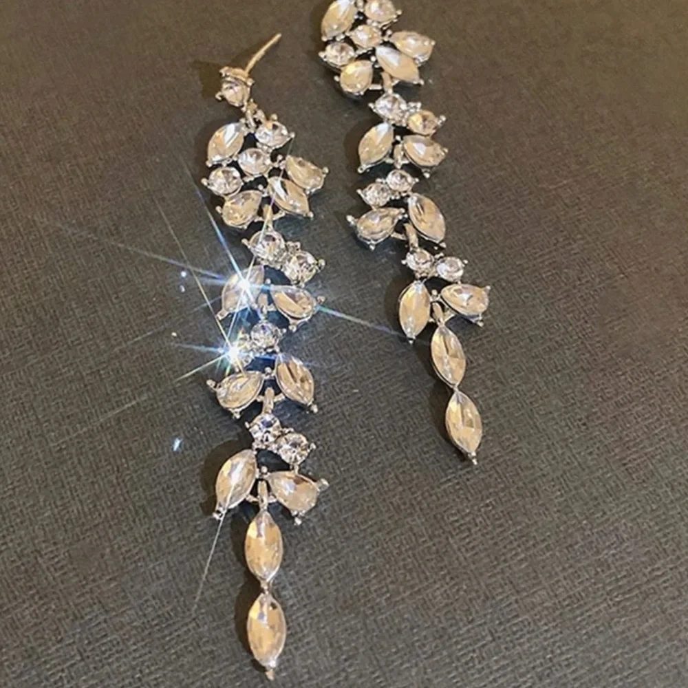Rhinestone Decor Drop Earrings - Picture 2 of 4